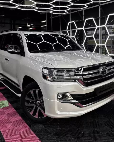 Toyota Land Cruiser 200